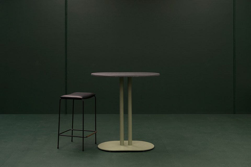 pillar-outdoor-cafe-table-02