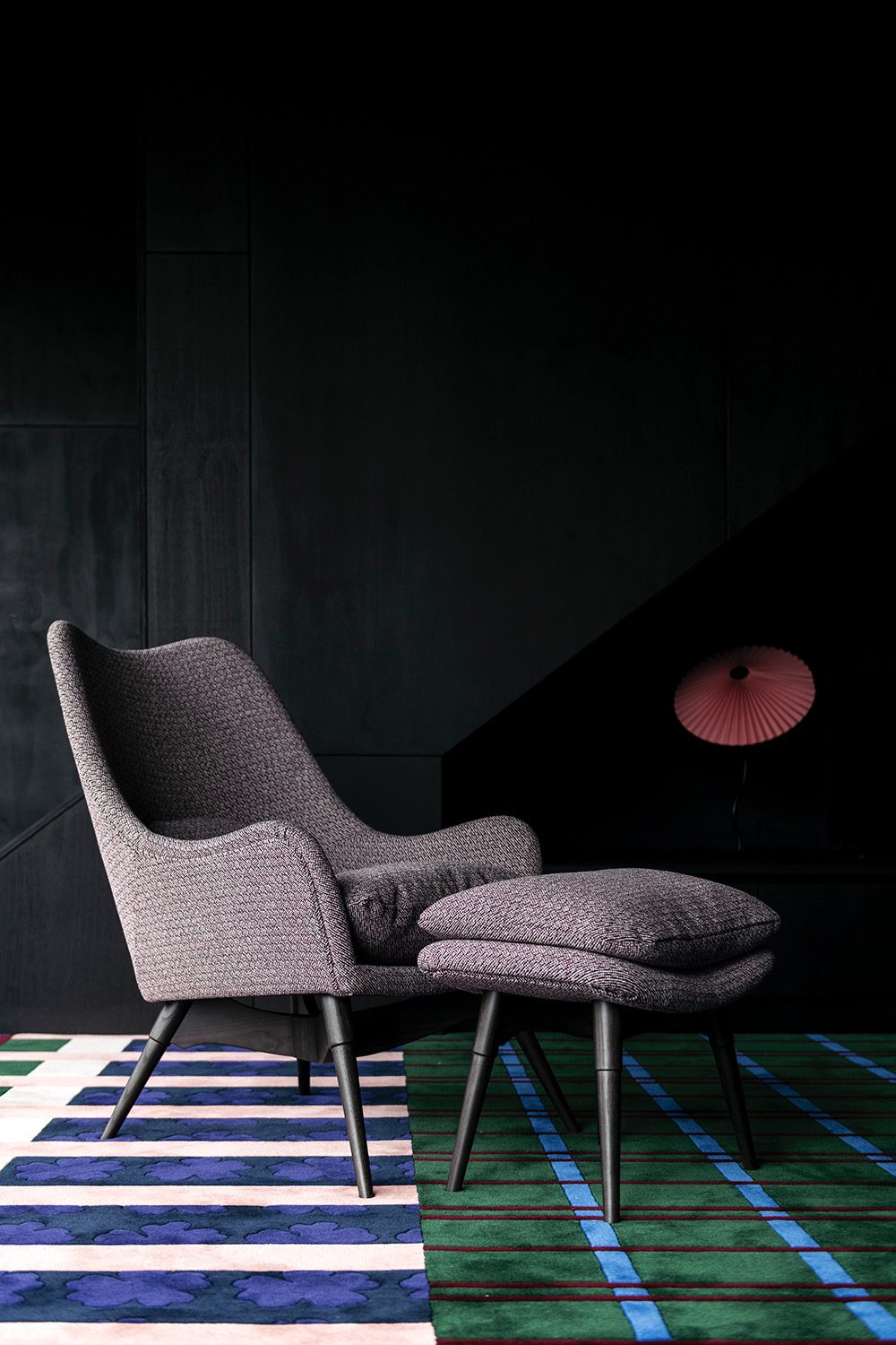 E254 elastic suspension chair and ottoman